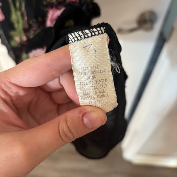 Betsy Johnson Vintage 100% silk rose printed slip dress siz 8 asymmetrical hem - Picture 3 of 10